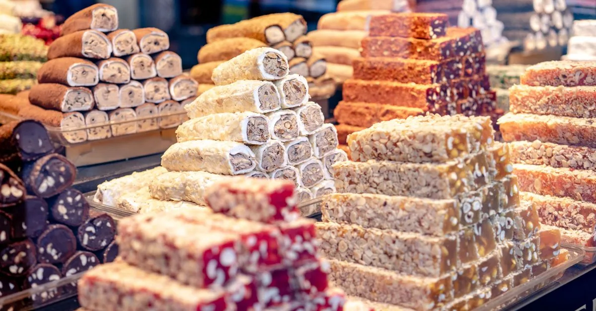 découvrez nos bonbons artisanaux, fabriqués avec des ingrédients naturels et un savoir-faire traditionnel pour une douceur unique et authentique.