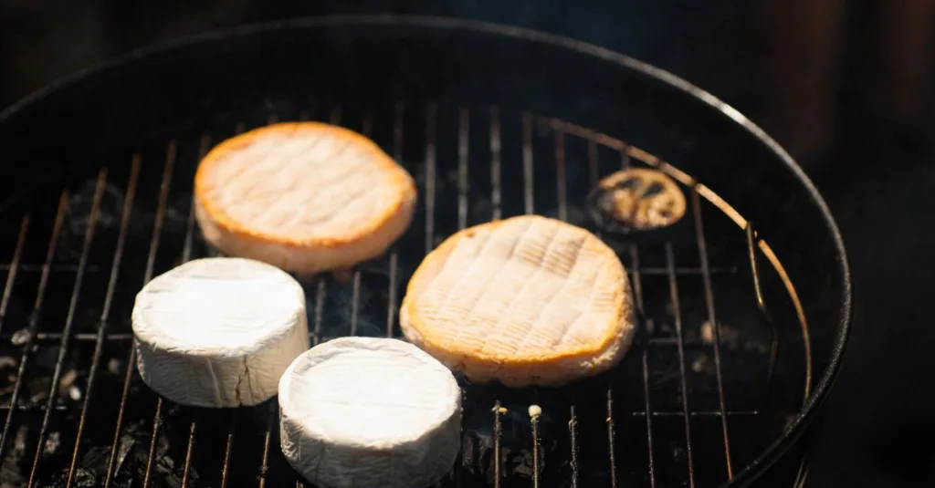 découvrez notre recette facile et délicieuse de camembert rôti au four, parfait pour un apéritif gourmand et convivial.