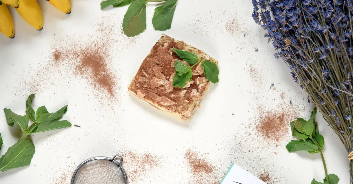 découvrez notre gâteau moelleux à la banane, flocons d'avoine et yaourt, une recette saine et savoureuse parfaite pour le petit-déjeuner ou le goûter.