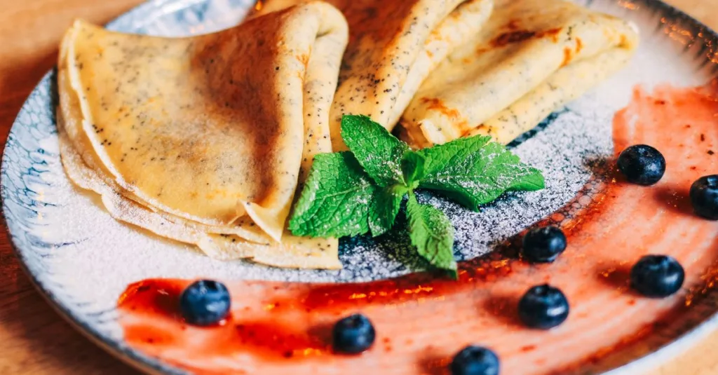 découvrez une recette facile de crêpes légères, parfaites pour un petit-déjeuner rapide et savoureux.