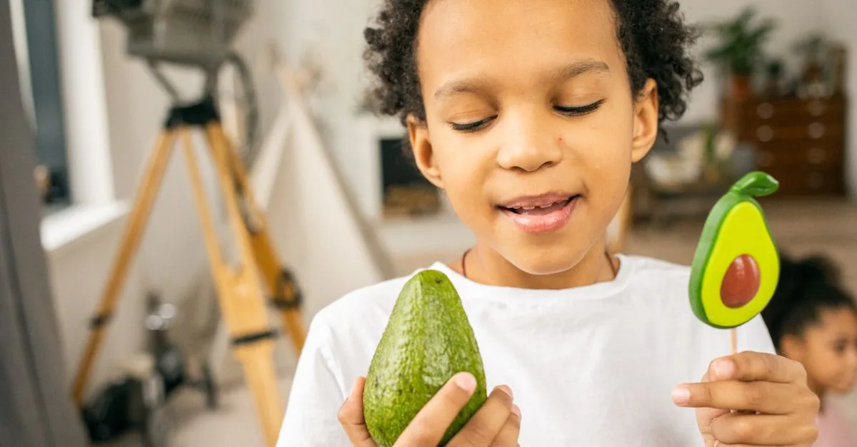 découvrez nos sucettes aux fruits faites maison, délicieuses et naturelles, parfaites pour une friandise saine et gourmande.