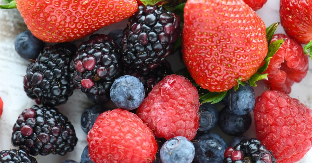 découvrez notre recette facile et rapide de verrines aux fruits rouges et mascarpone, un dessert frais et gourmand parfait pour toutes les occasions.