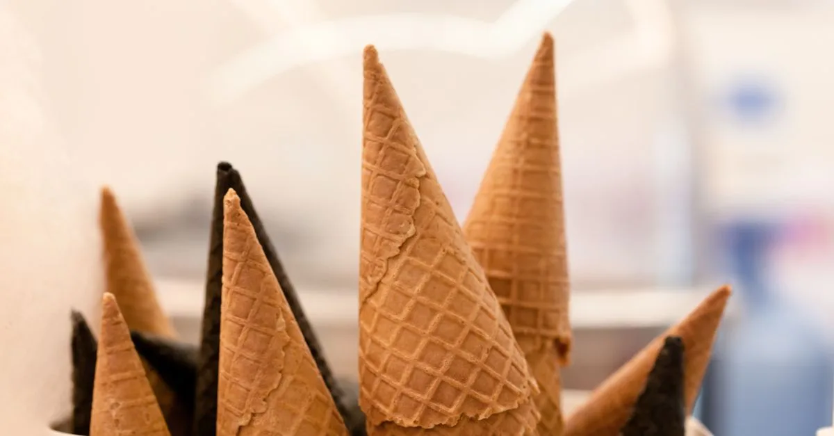 découvrez notre glace croustillante au spéculoos, un délice gourmand alliant la douceur épicée des biscuits spéculoos à une texture crémeuse irrésistible.