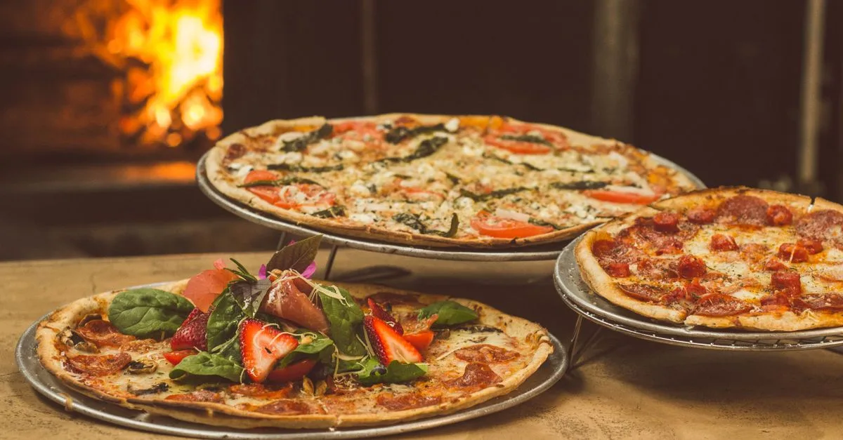 découvrez les différents types de pizzas, leurs ingrédients typiques et les saveurs qui font leur succès autour du monde.