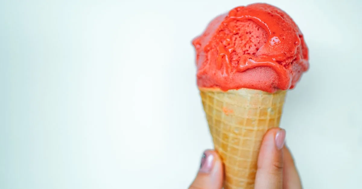 découvrez comment préparer une délicieuse glace à la fraise sans sorbetière, simple et rapide, parfaite pour rafraîchir vos journées d'été.