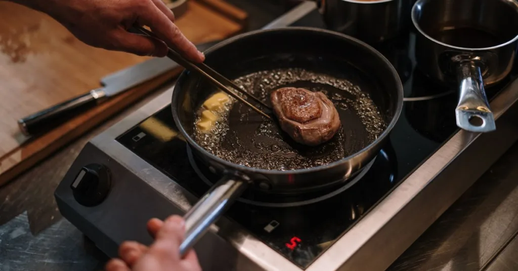 découvrez notre recette savoureuse de rôti de veau accompagné d'une sauce délicate, parfaite pour un repas élégant et gourmand.